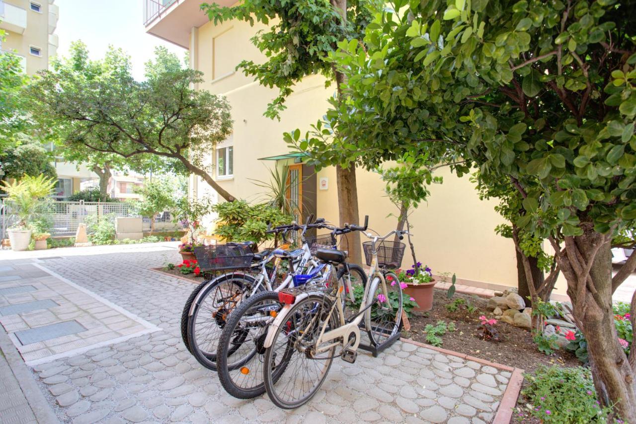 Hotel Nella Rimini Zewnętrze zdjęcie