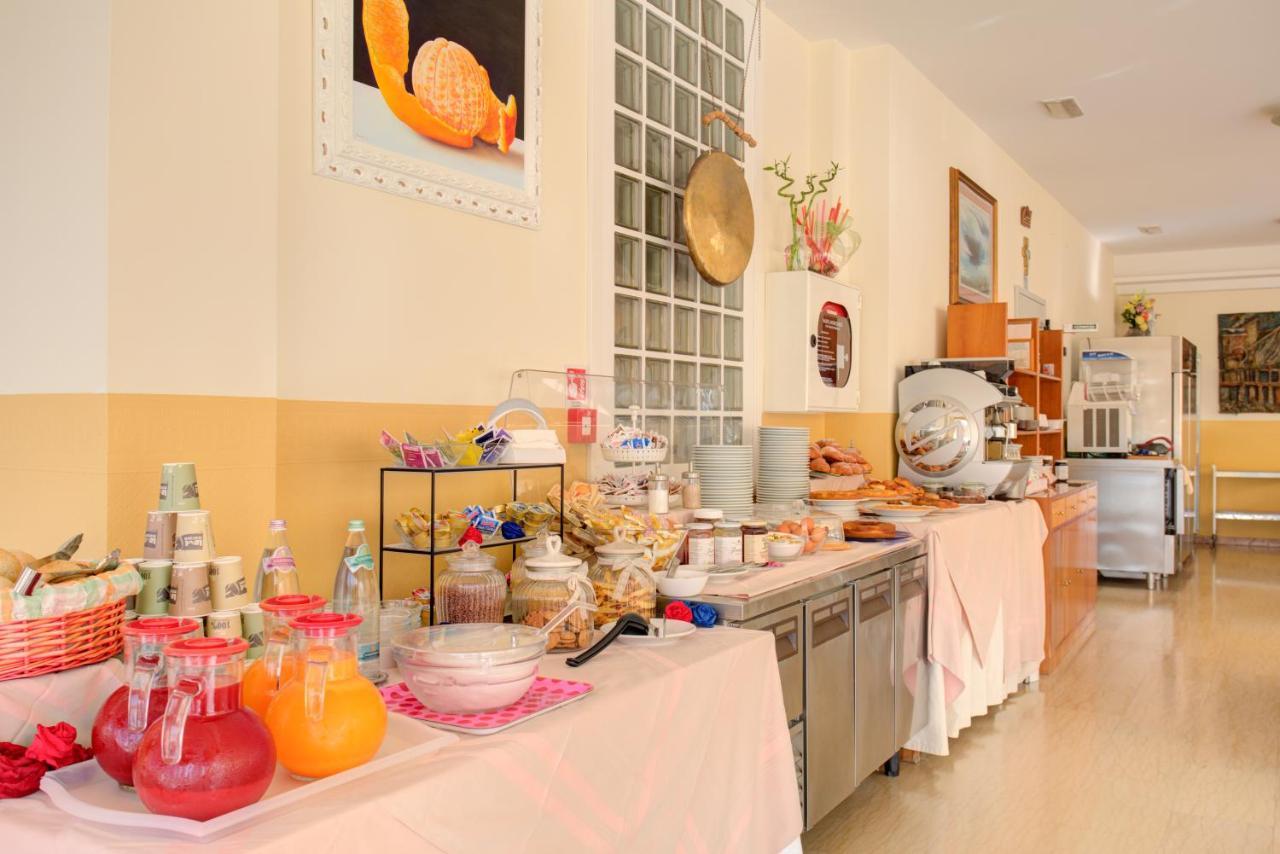 Hotel Nella Rimini Zewnętrze zdjęcie