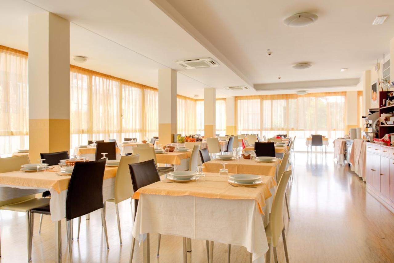 Hotel Nella Rimini Zewnętrze zdjęcie