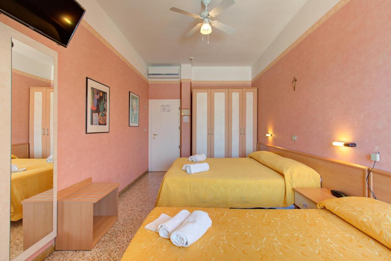Hotel Nella Rimini Zewnętrze zdjęcie