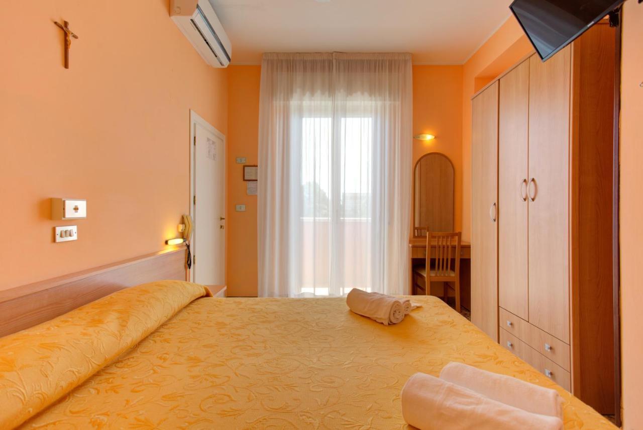 Hotel Nella Rimini Zewnętrze zdjęcie