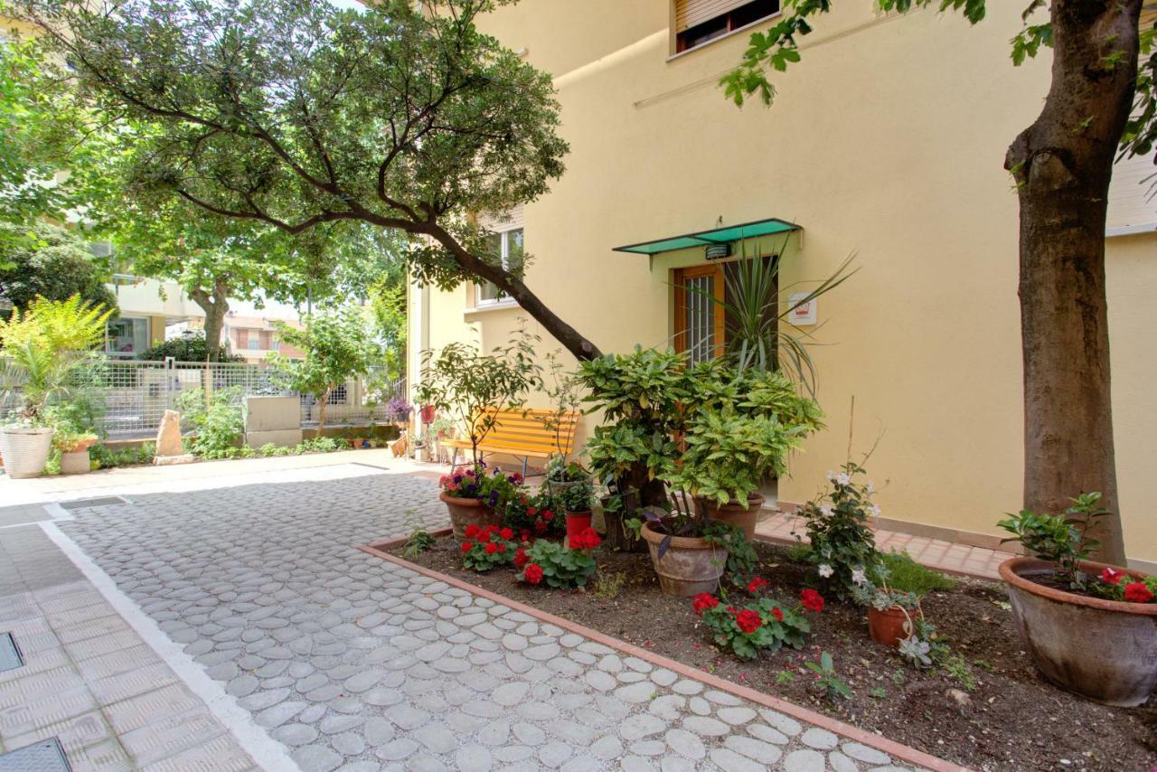 Hotel Nella Rimini Zewnętrze zdjęcie